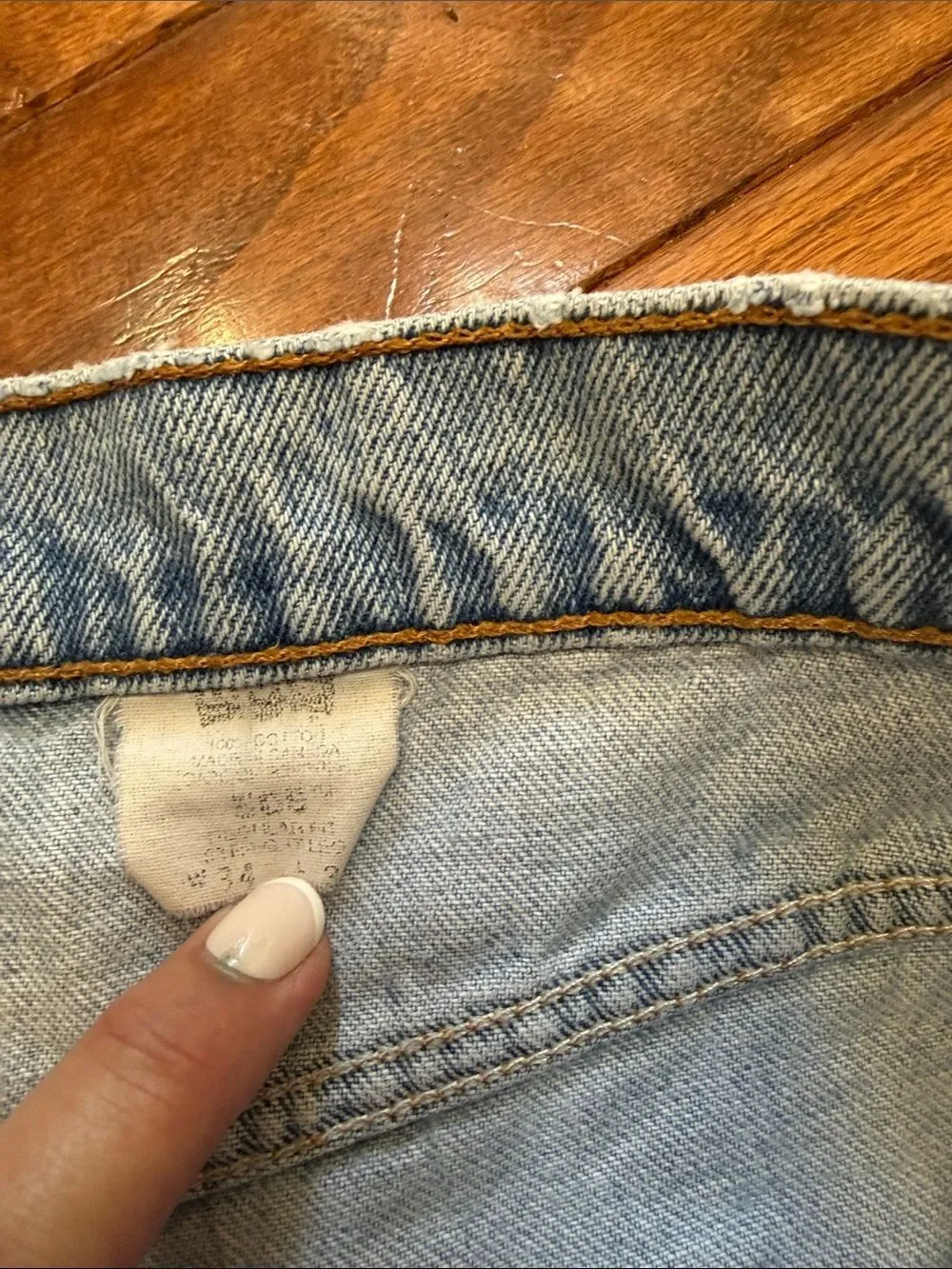 Unisex Levi’s Festival distressed frayed sexy Denim shorts Size 34 ~ Red Tab~